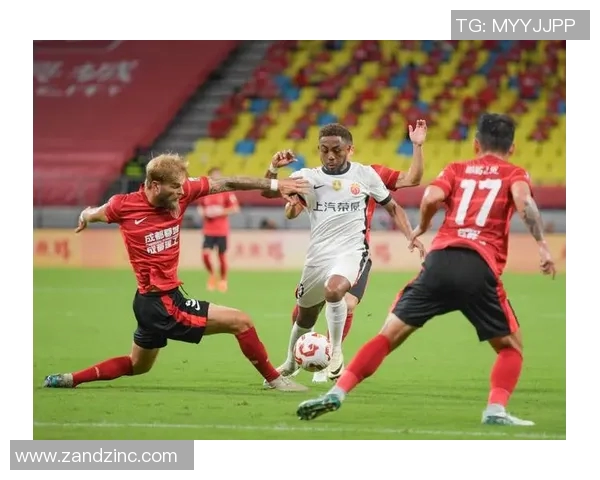 成都足球队灵活性变革引发热议助力球队崛起与发展 成都足球队灵活性变革引发热议助力球队崛起与发展